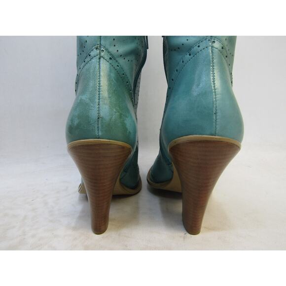 BCBG Womens Size 8 B Turqouise Leather 15" Knee High Fashion Boots - Picture 9 of 12